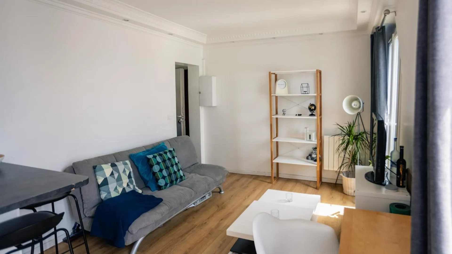 Cedric Lovely Loft Daire Paris